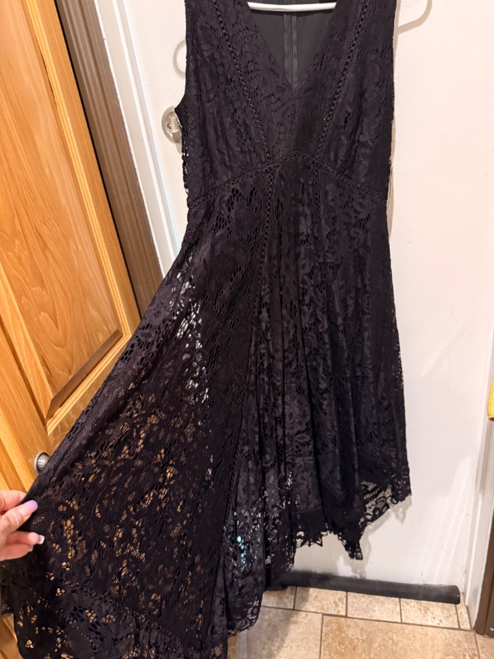 Taylor women's dress High Low bottom black size 6